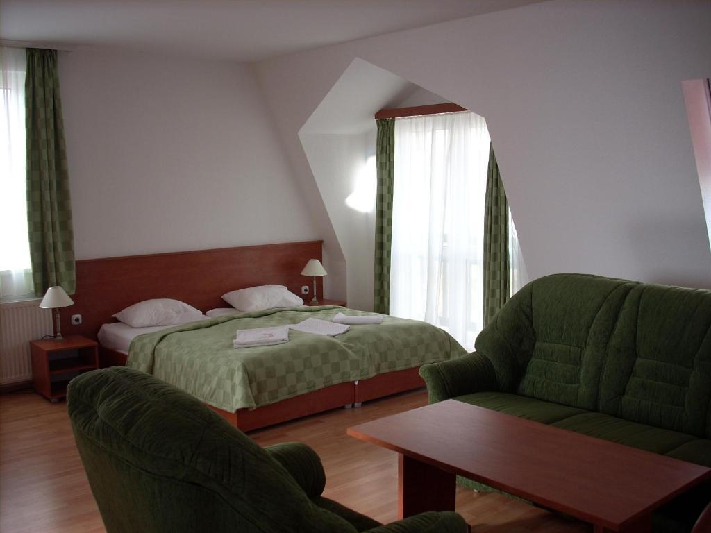 Hotel Kristaly Hajduszoboszlo Room photo